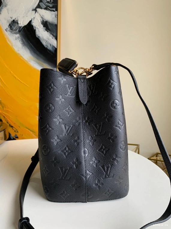 WIS NEONOE LOUIS VUITTON MM 0820